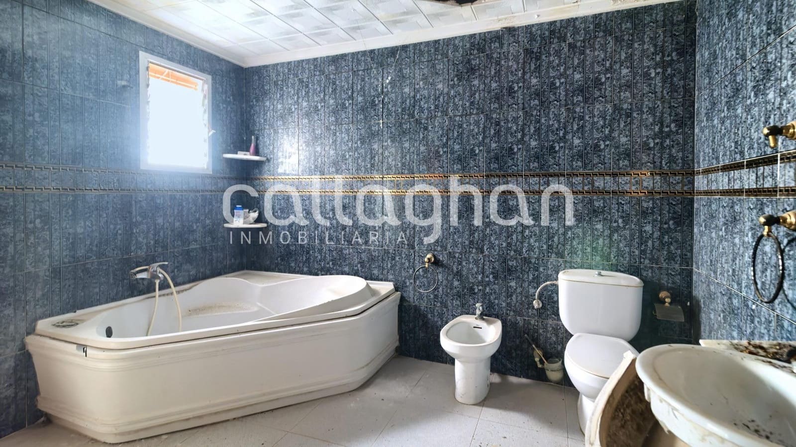 6 soverom Hus til salgs i Genoves - € 65 000 (Ref: 9243233)