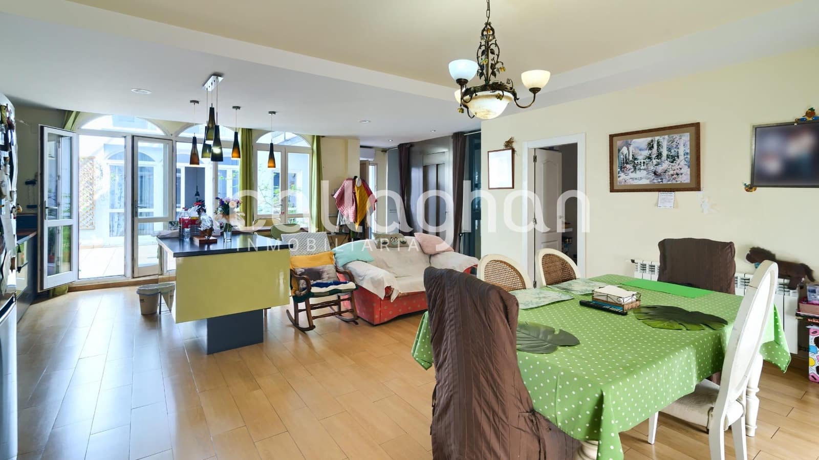 5 slaapkamer Rijtjeshuis te koop in Alzira - € 525.000 (Ref: 9247109)