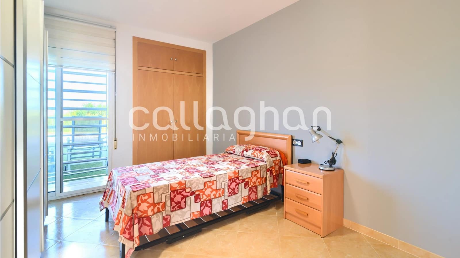4 bedroom Villa for sale in Alberic with pool garage - € 525,000 (Ref: 9252272)
