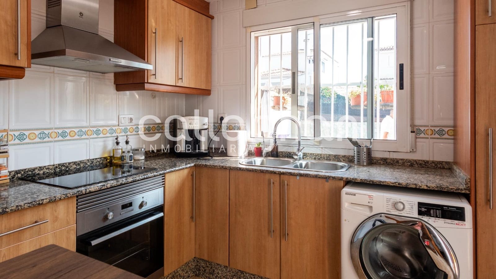 3 soveværelse Villa til salg i La Pobla de Vallbona med swimmingpool garage - € 425.000 (Ref: 9285379)