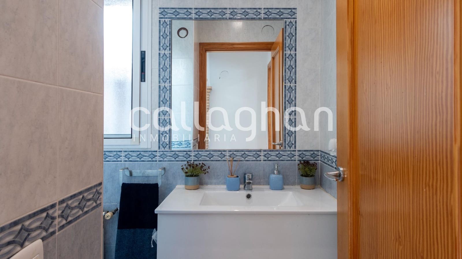 3 soveværelse Villa til salg i La Pobla de Vallbona med swimmingpool garage - € 425.000 (Ref: 9285379)