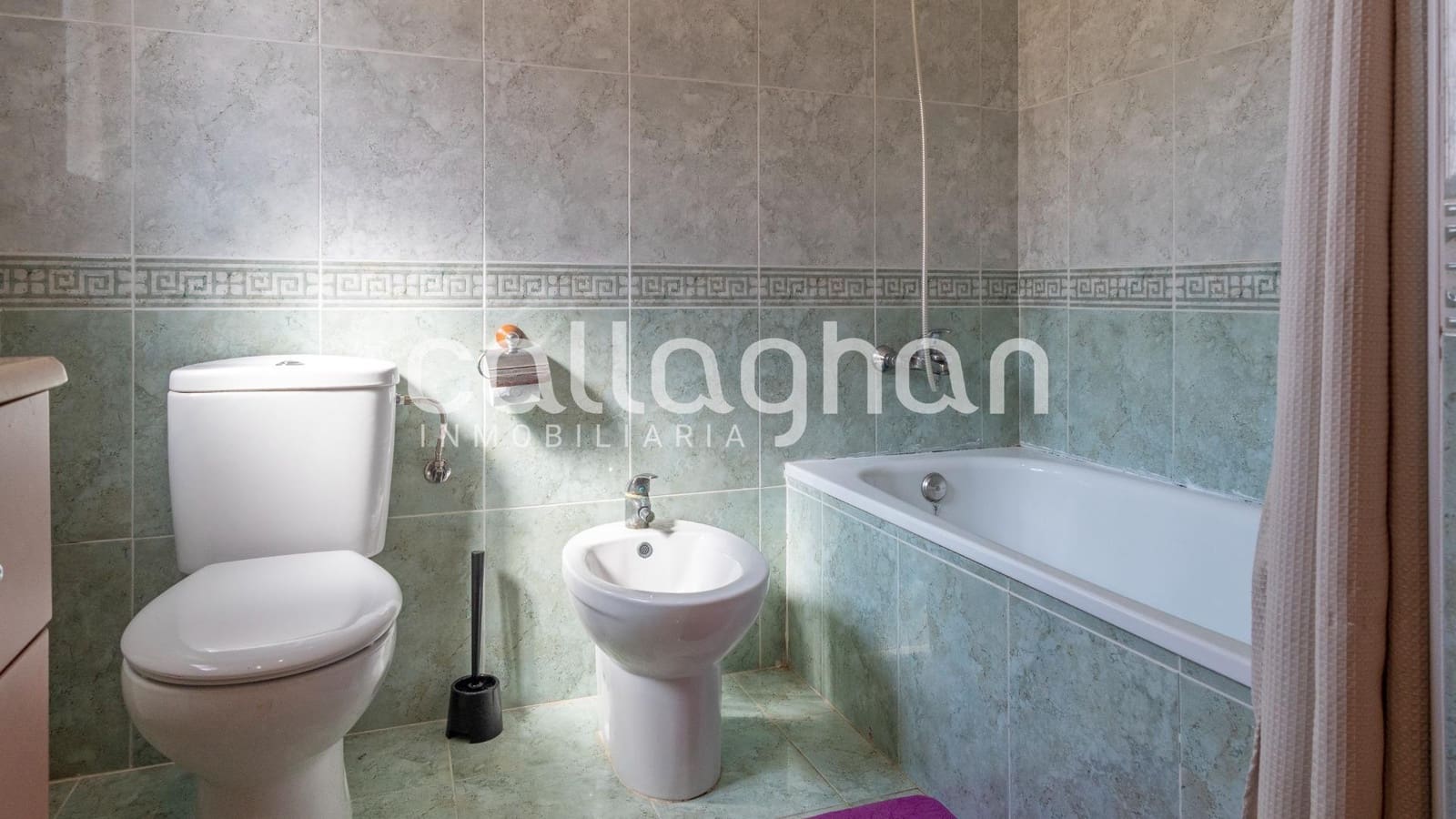 3 soveværelse Villa til salg i La Pobla de Vallbona med swimmingpool garage - € 425.000 (Ref: 9285379)