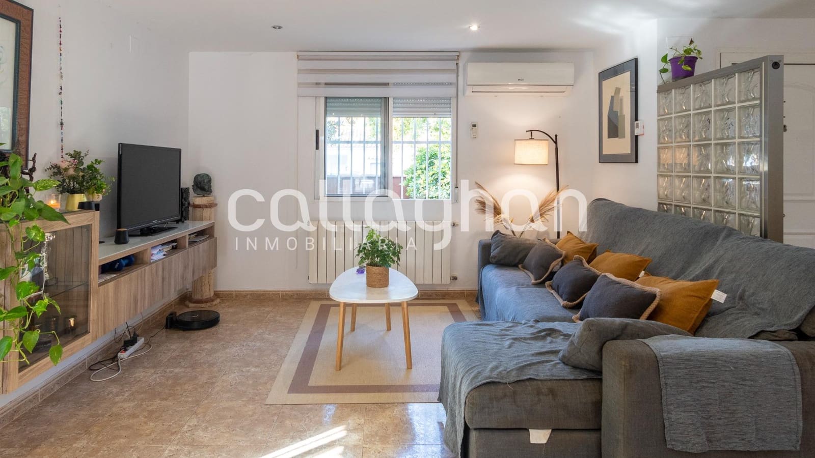 3 soveværelse Villa til salg i La Pobla de Vallbona med swimmingpool garage - € 425.000 (Ref: 9285379)