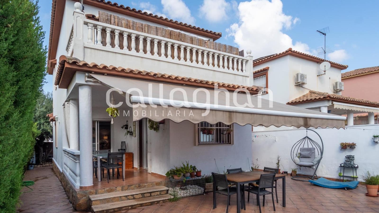 3 soveværelse Villa til salg i La Pobla de Vallbona med swimmingpool garage - € 425.000 (Ref: 9285379)