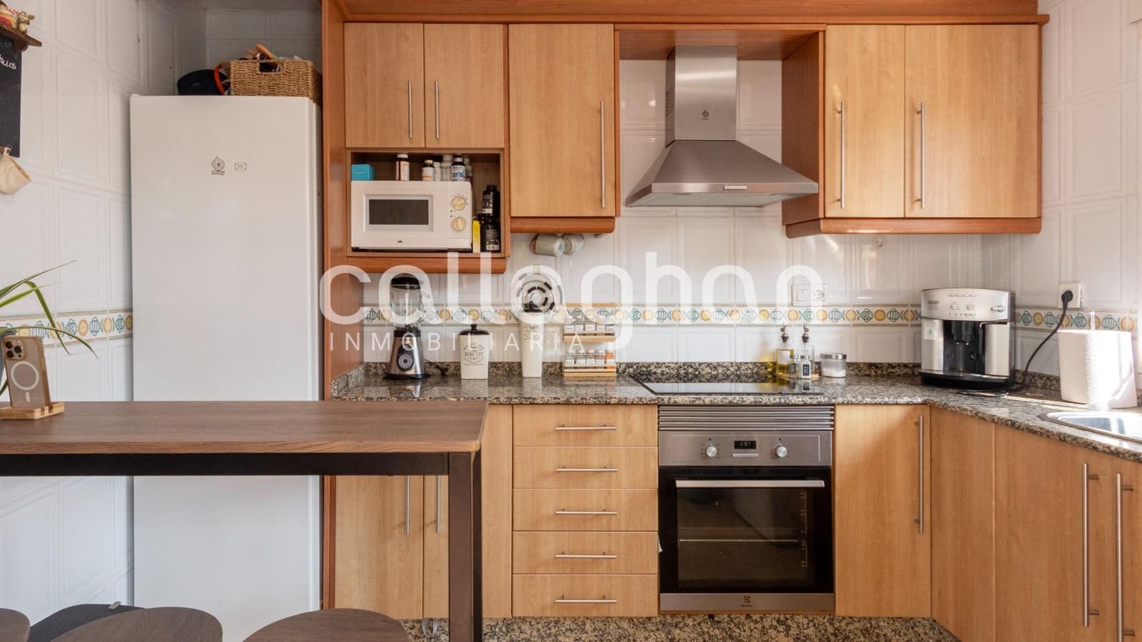 3 soveværelse Villa til salg i La Pobla de Vallbona med swimmingpool garage - € 425.000 (Ref: 9285379)