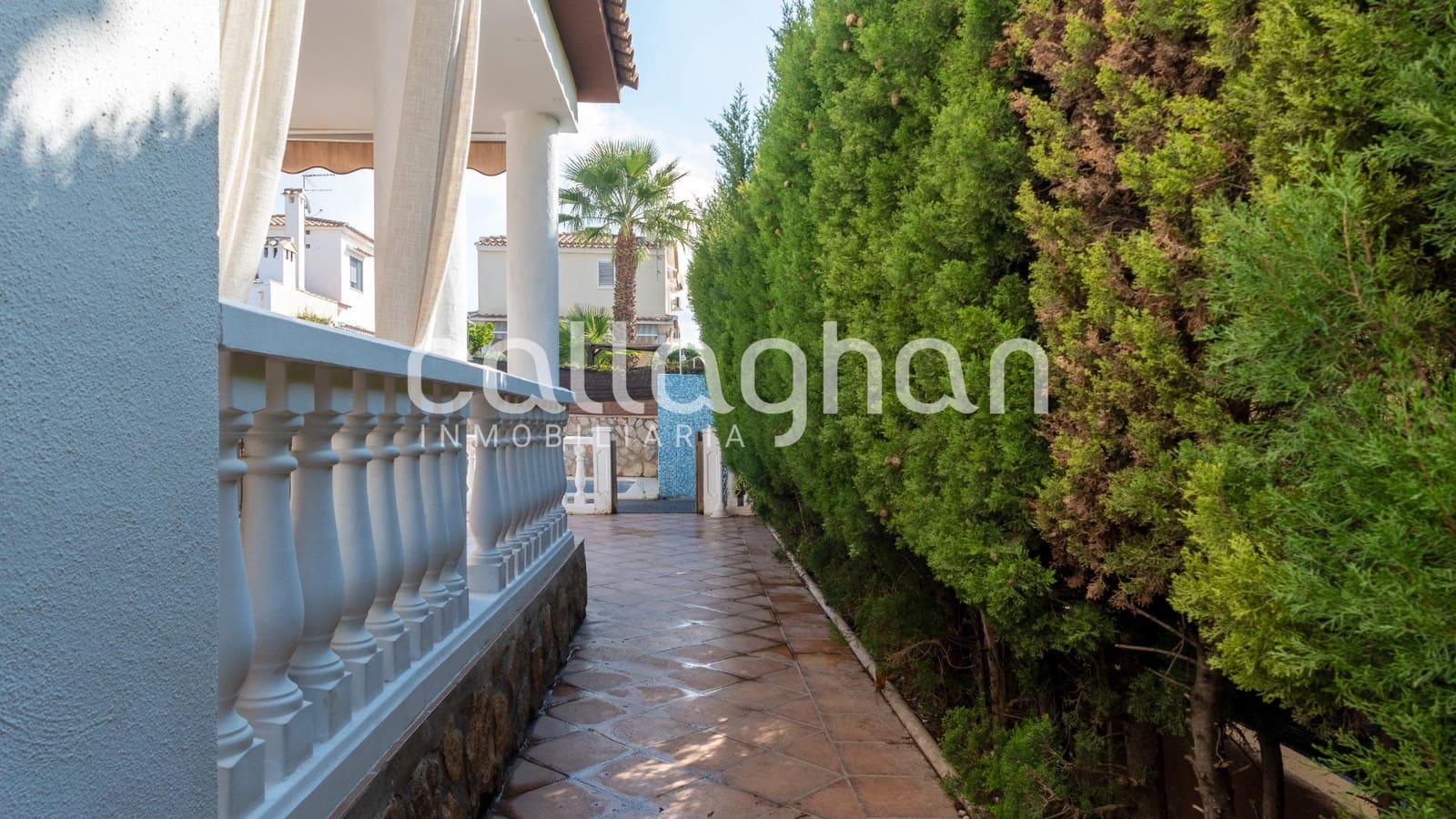 3 soveværelse Villa til salg i La Pobla de Vallbona med swimmingpool garage - € 425.000 (Ref: 9285379)