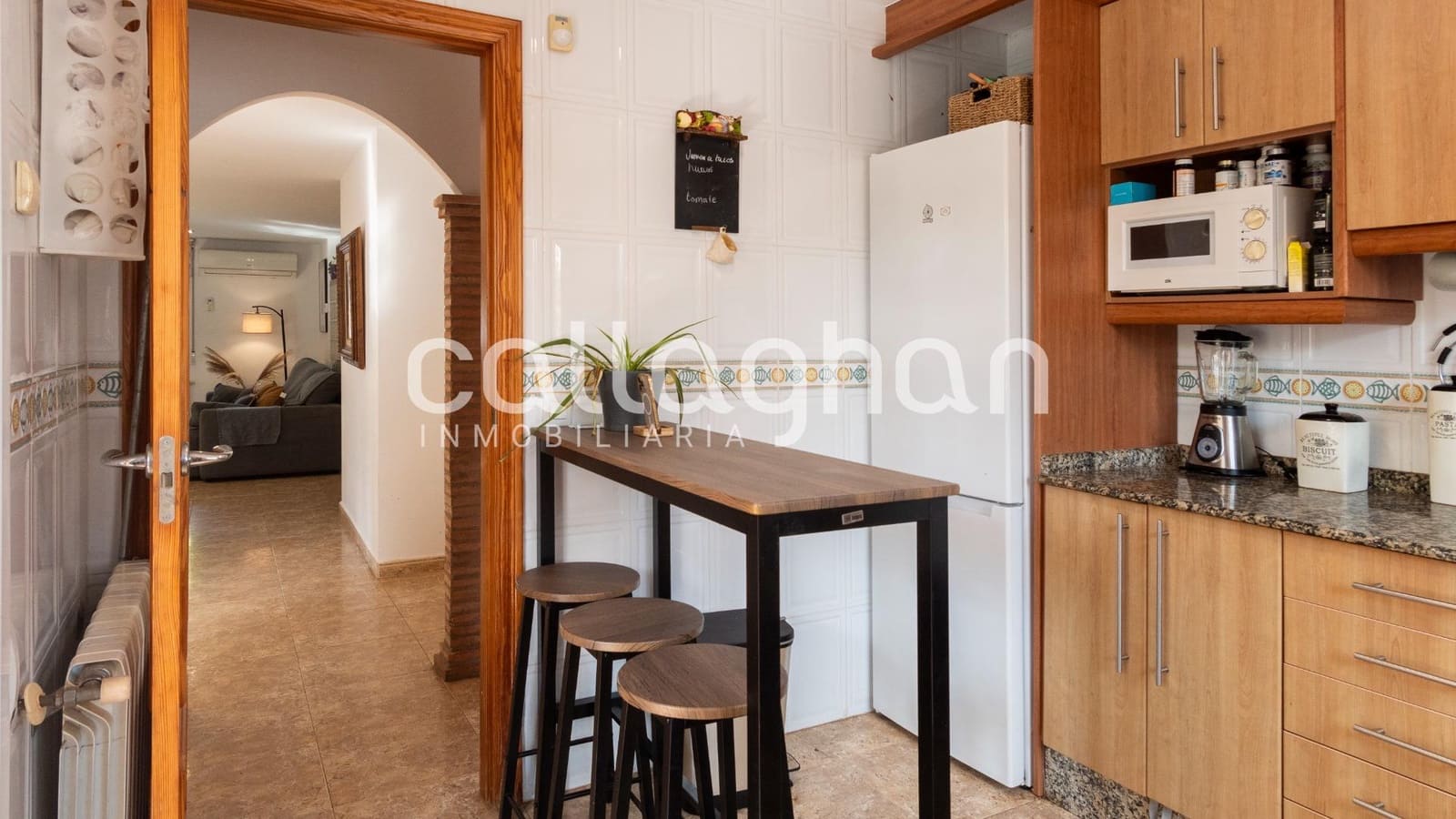 3 soveværelse Villa til salg i La Pobla de Vallbona med swimmingpool garage - € 425.000 (Ref: 9285379)