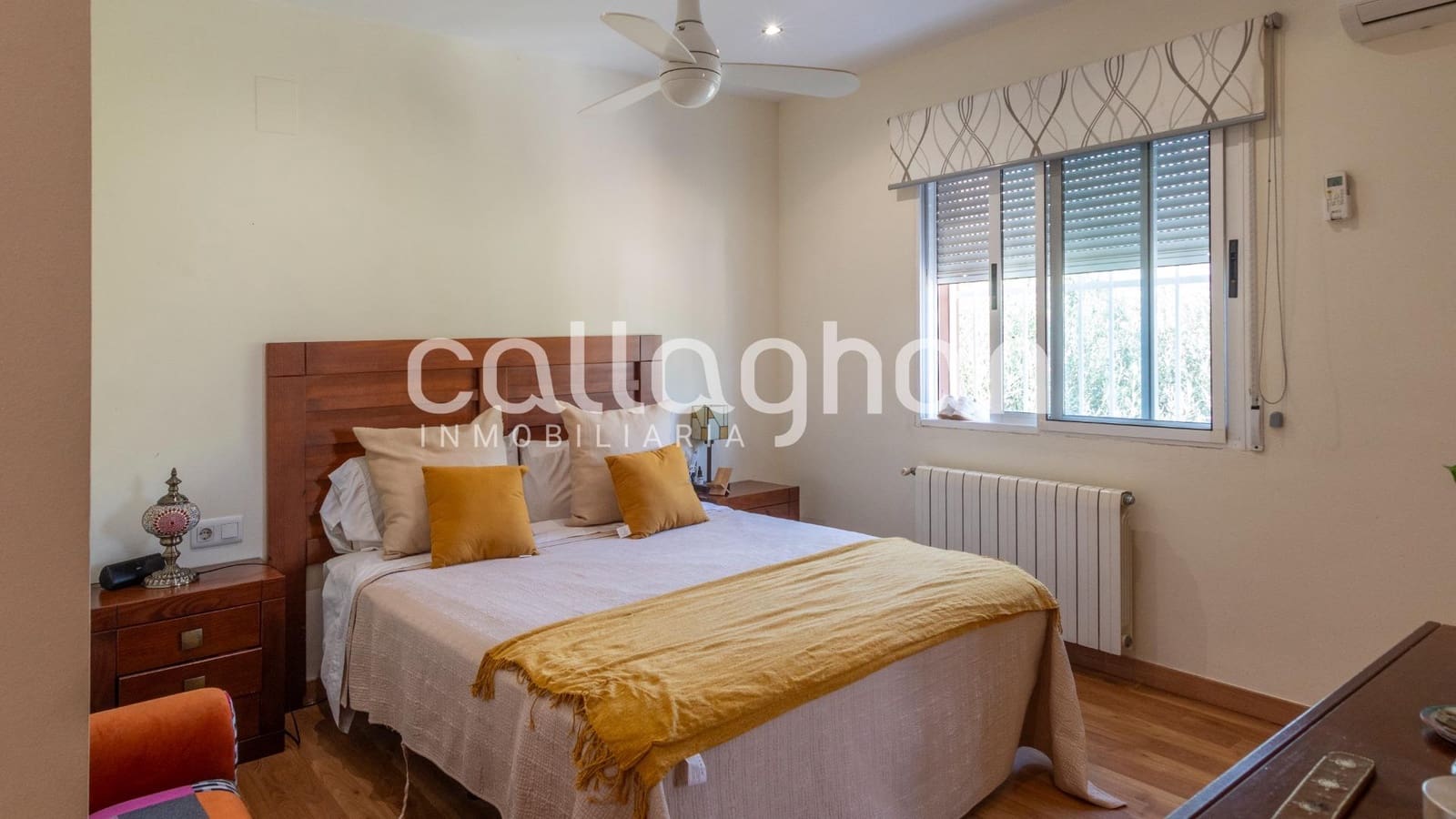 3 soveværelse Villa til salg i La Pobla de Vallbona med swimmingpool garage - € 425.000 (Ref: 9285379)