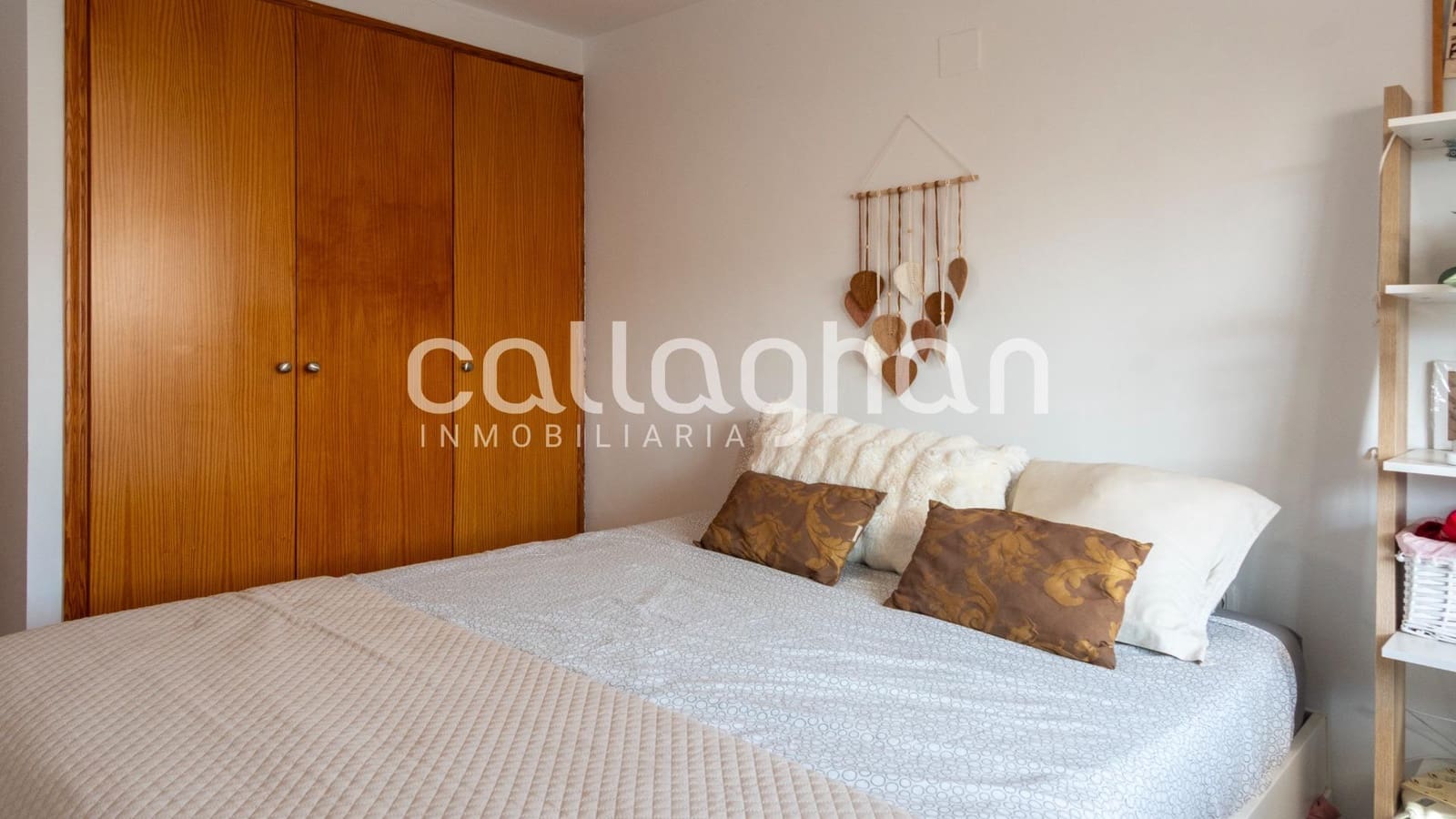 3 soveværelse Villa til salg i La Pobla de Vallbona med swimmingpool garage - € 425.000 (Ref: 9285379)