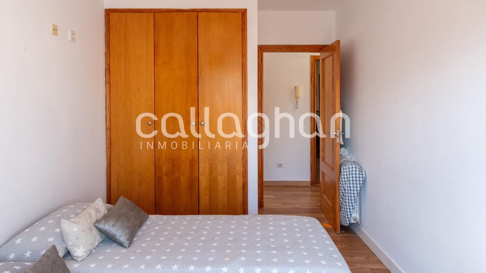 3 soveværelse Villa til salg i La Pobla de Vallbona med swimmingpool garage - € 425.000 (Ref: 9285379)