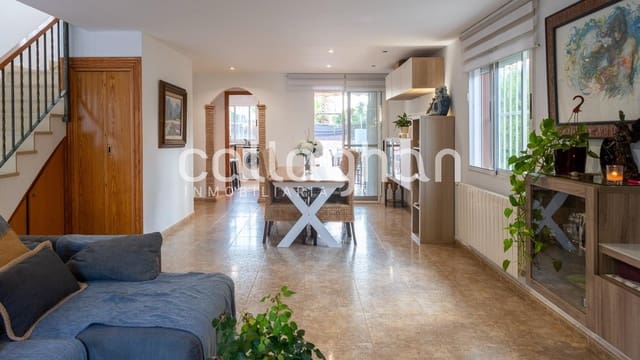 3 soveværelse Villa til salg i La Pobla de Vallbona med swimmingpool garage - € 425.000 (Ref: 9285379)