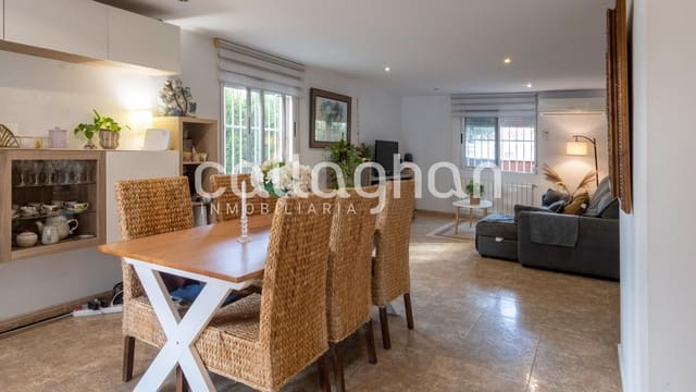 3 soveværelse Villa til salg i La Pobla de Vallbona med swimmingpool garage - € 425.000 (Ref: 9285379)