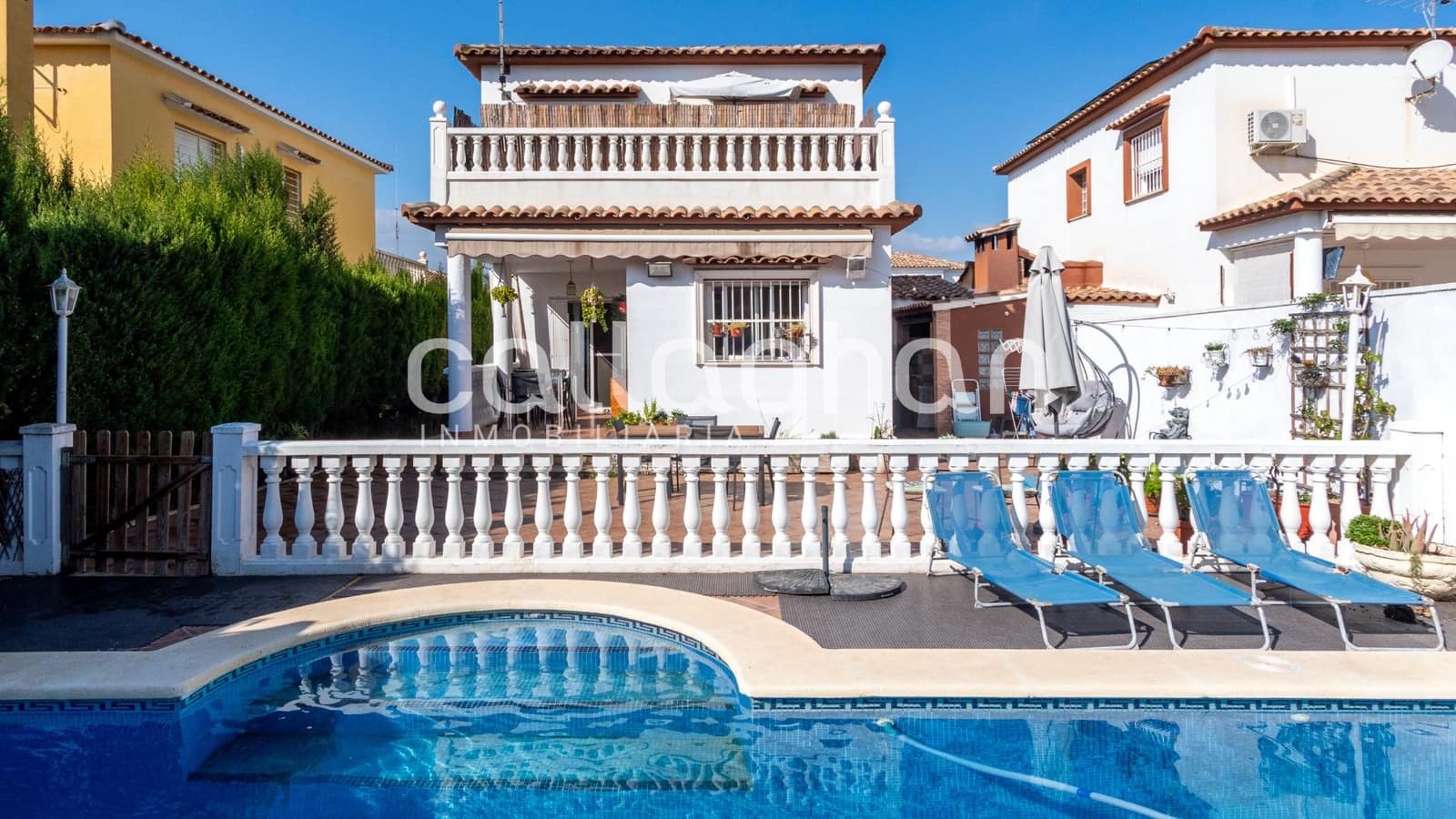 3 soveværelse Villa til salg i La Pobla de Vallbona med swimmingpool garage - € 425.000 (Ref: 9285379)