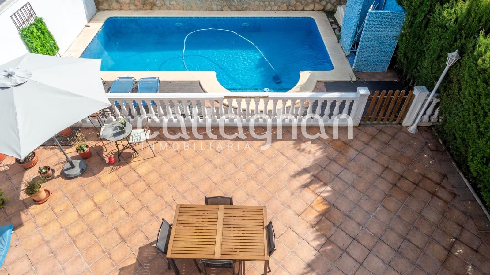 3 soveværelse Villa til salg i La Pobla de Vallbona med swimmingpool garage - € 425.000 (Ref: 9285379)