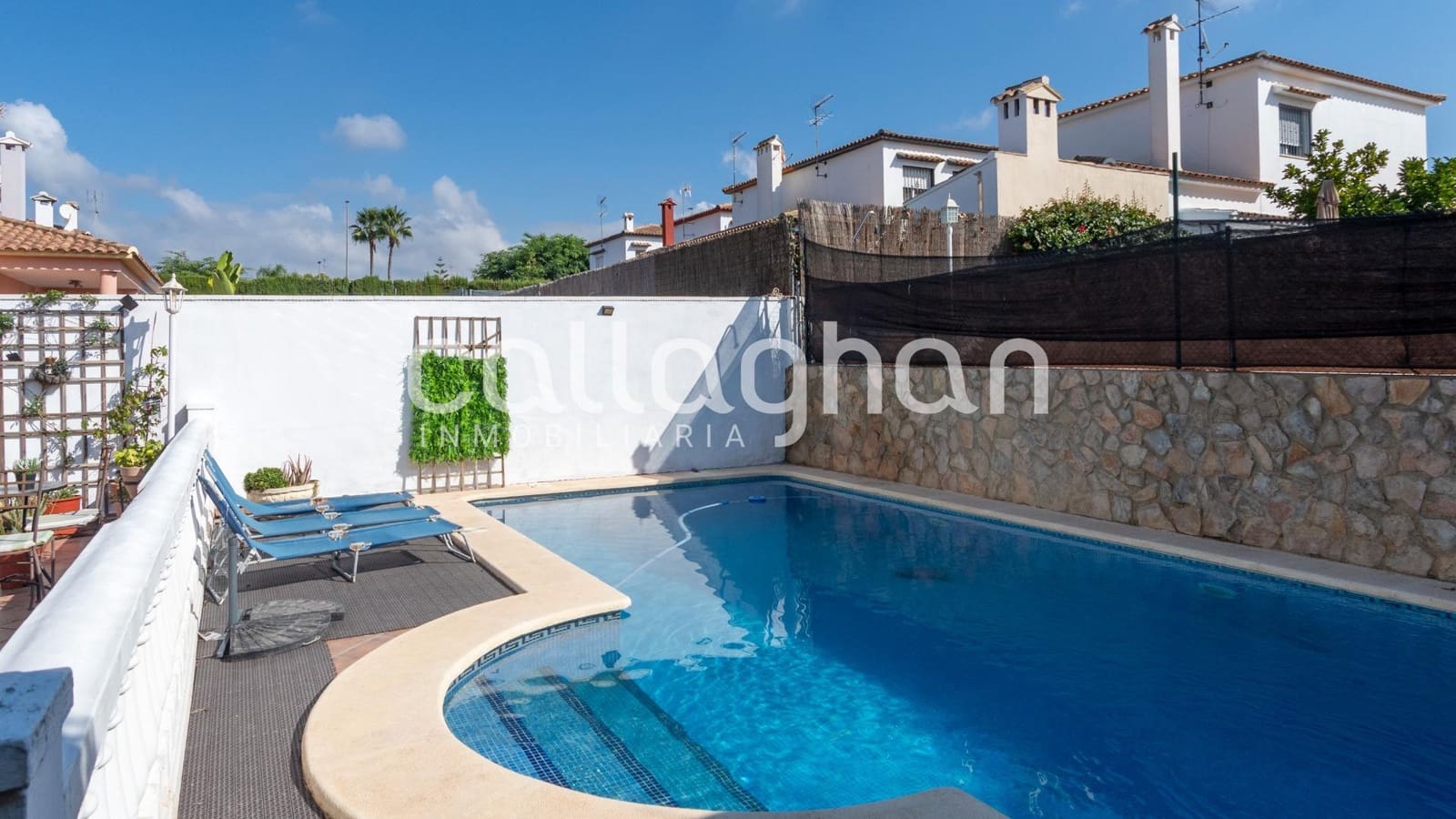 3 soveværelse Villa til salg i La Pobla de Vallbona med swimmingpool garage - € 425.000 (Ref: 9285379)