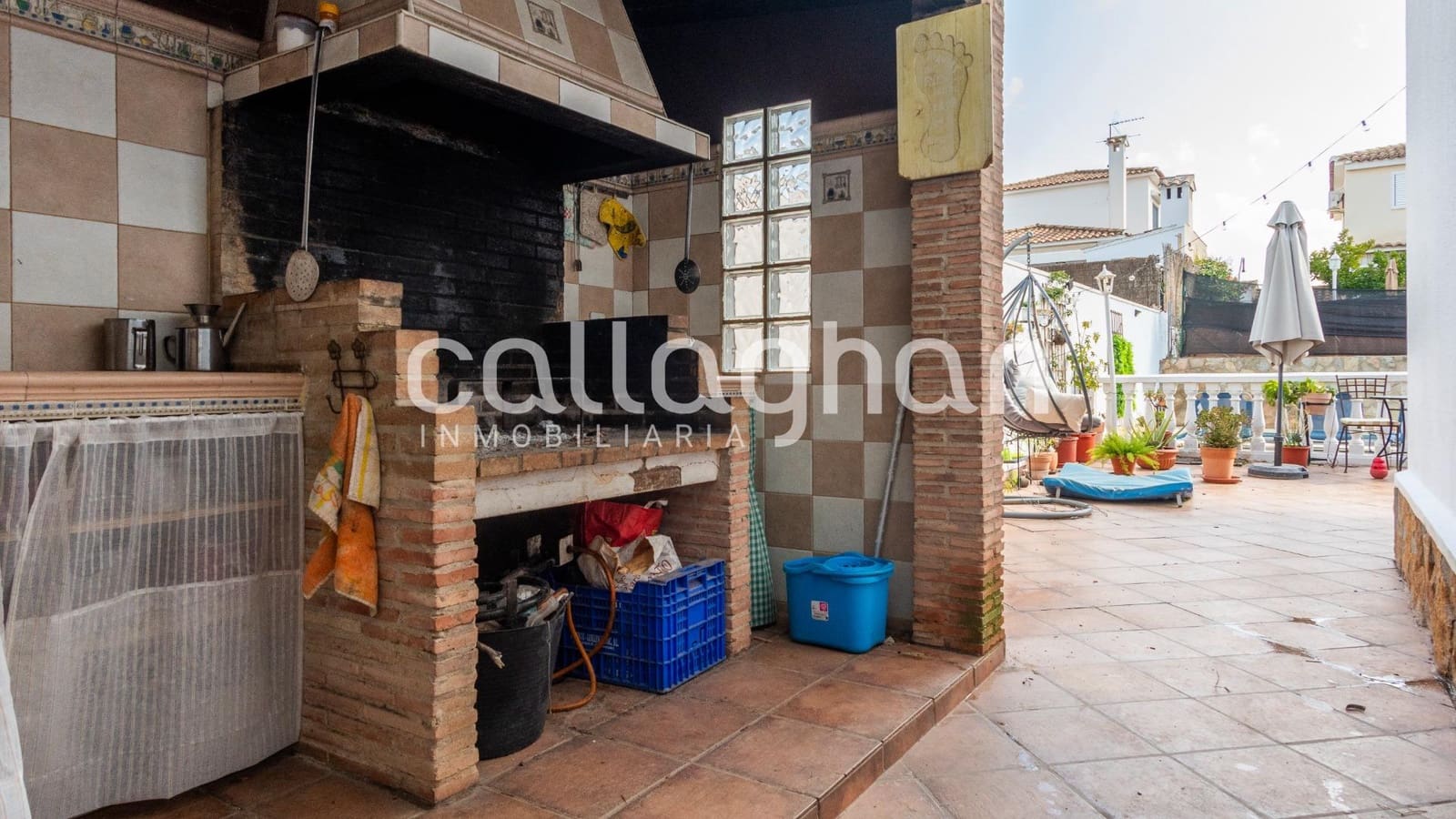 3 soveværelse Villa til salg i La Pobla de Vallbona med swimmingpool garage - € 425.000 (Ref: 9285379)