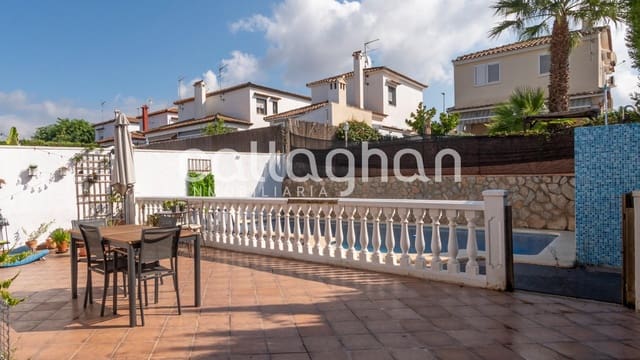3 soveværelse Villa til salg i La Pobla de Vallbona med swimmingpool garage - € 425.000 (Ref: 9285379)