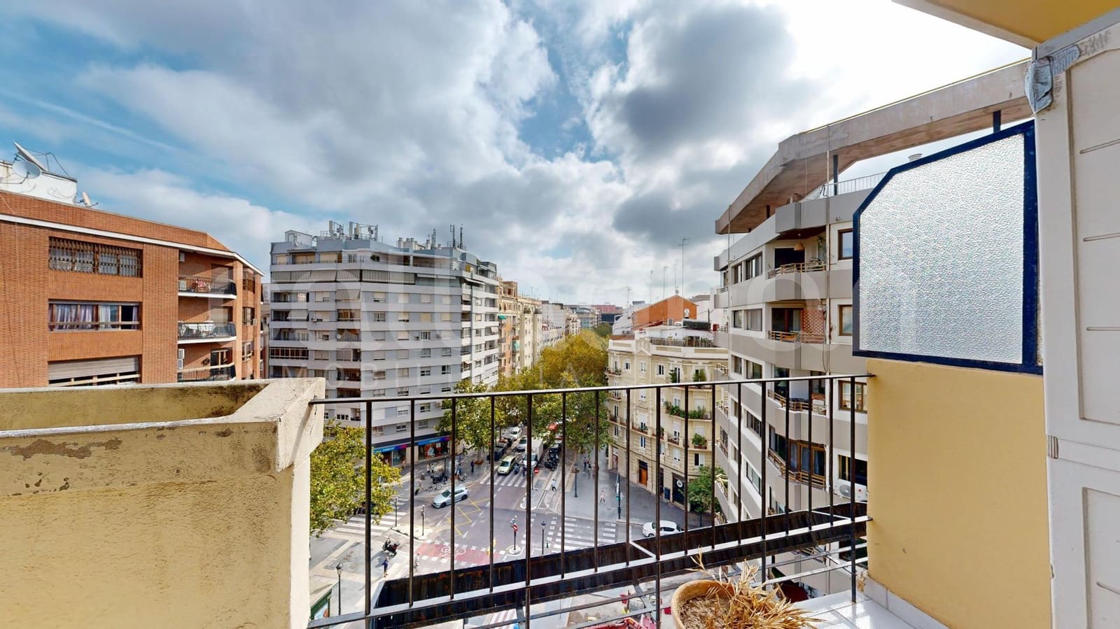 3 bedroom Flat for sale in Valencia city - € 480,000 (Ref: 9303723)