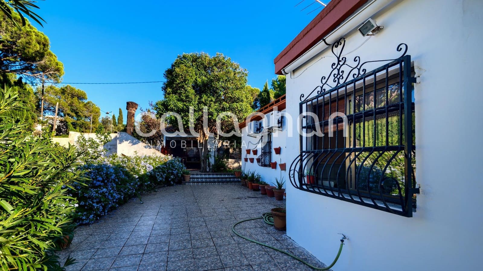 4 makuuhuone Huvila myytävänä paikassa Alzira mukana uima-altaan 
autotalli - 450 000 € (Ref: 9308691)