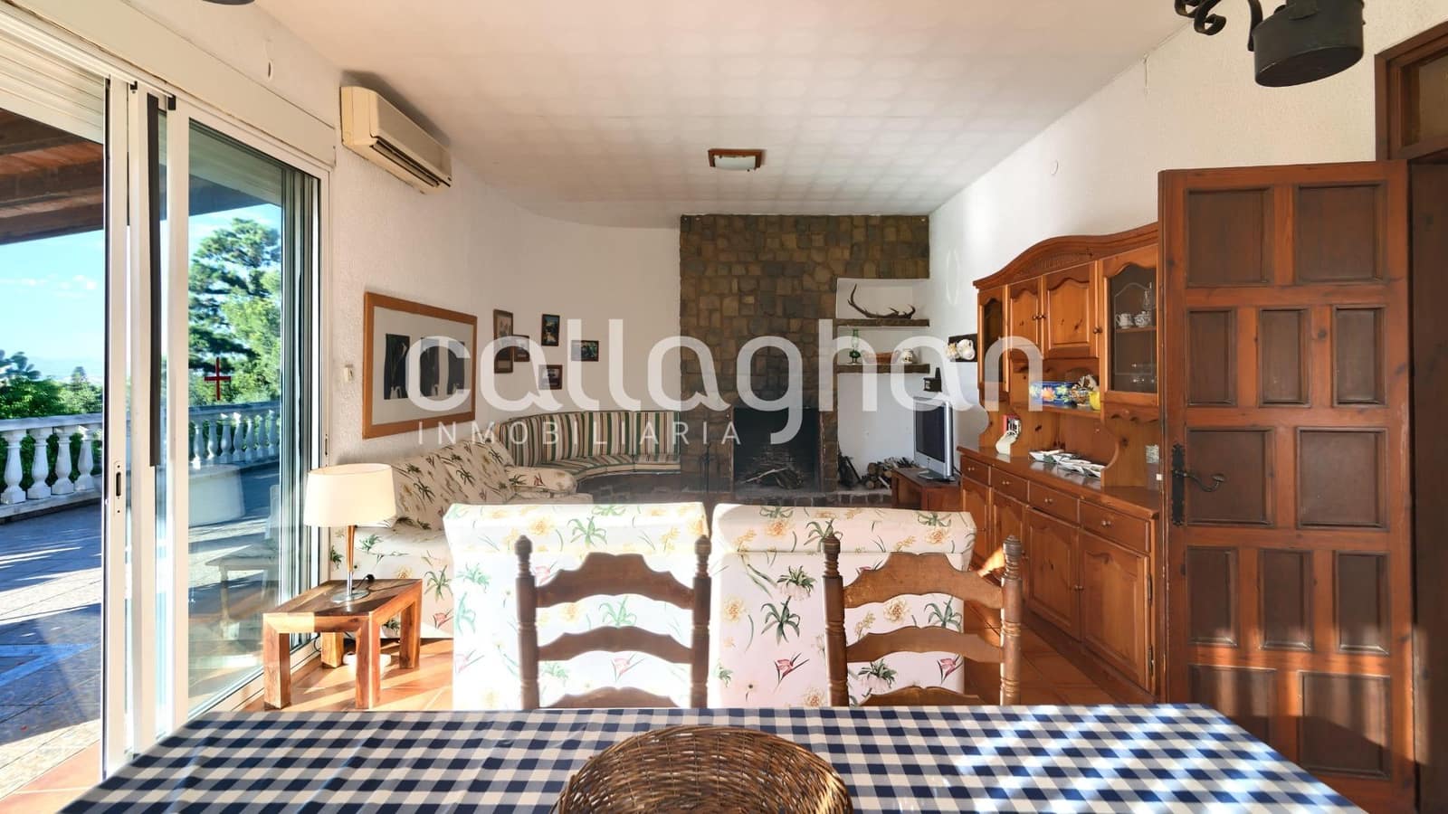 4 makuuhuone Huvila myytävänä paikassa Alzira mukana uima-altaan 
autotalli - 450 000 € (Ref: 9308691)