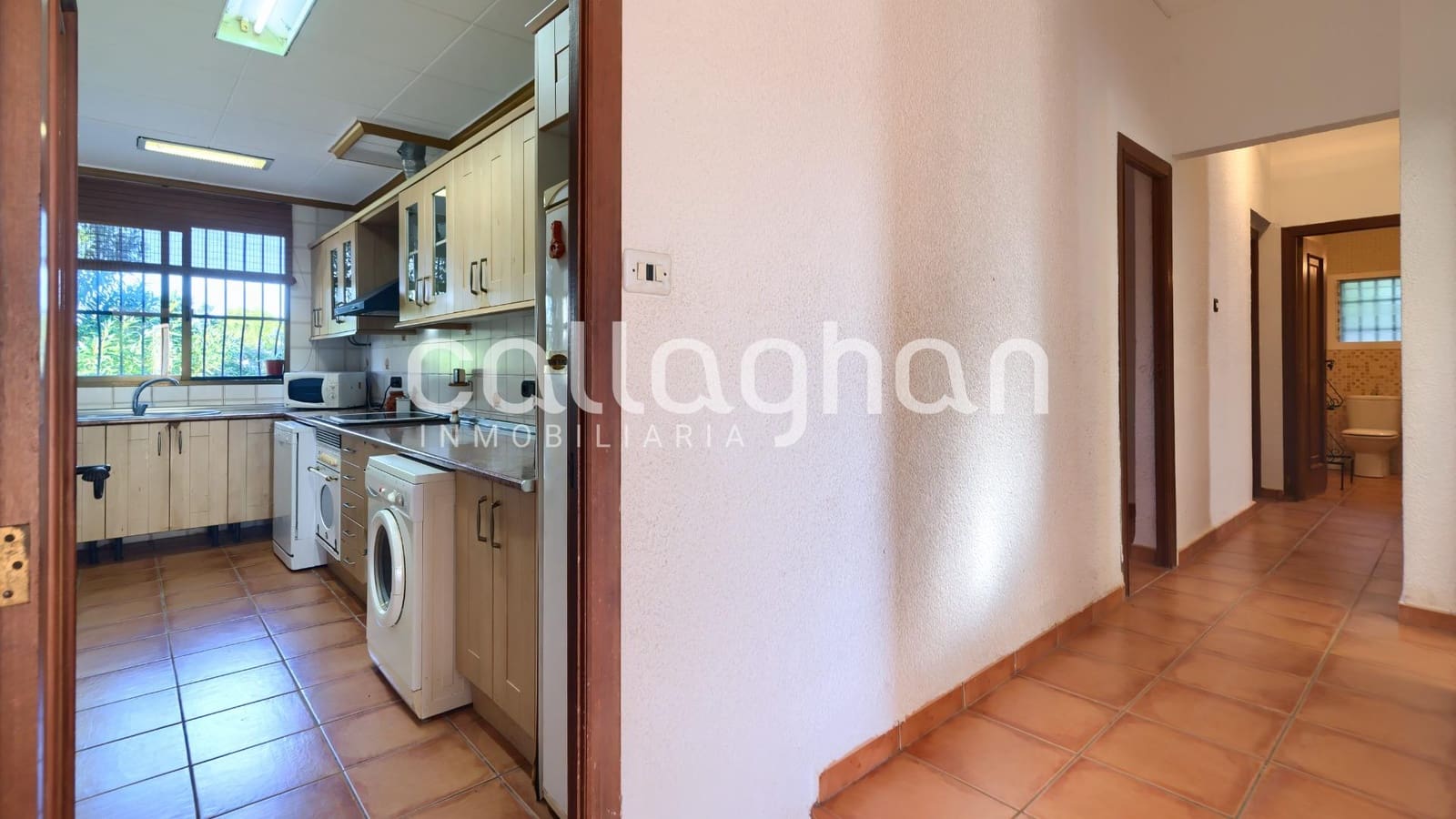 4 makuuhuone Huvila myytävänä paikassa Alzira mukana uima-altaan 
autotalli - 450 000 € (Ref: 9308691)