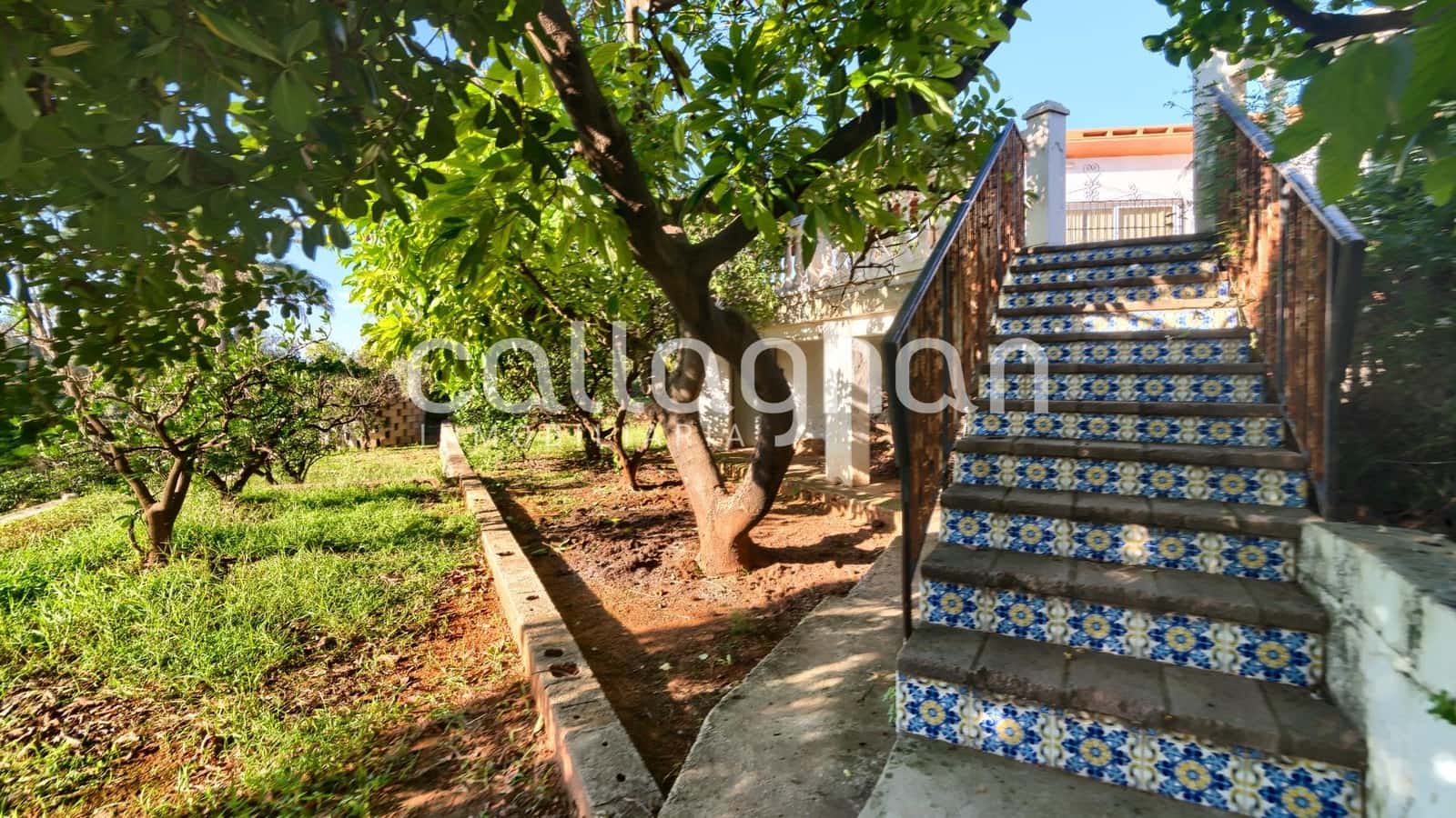 4 makuuhuone Huvila myytävänä paikassa Alzira mukana uima-altaan 
autotalli - 450 000 € (Ref: 9308691)