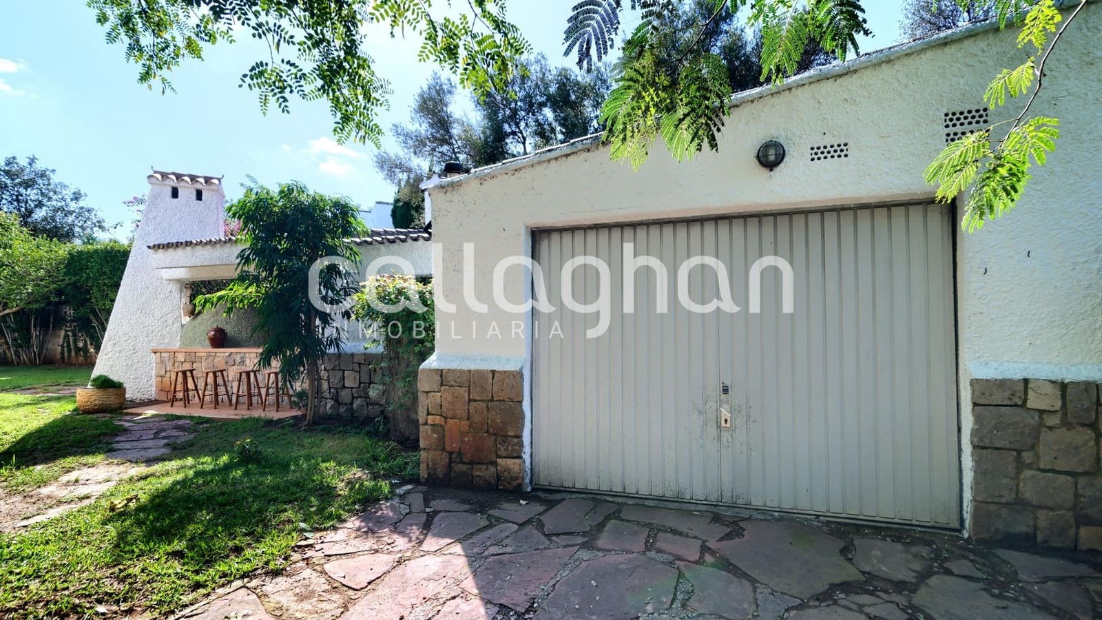 4 bedroom Villa for sale in Godella with pool garage - € 940,000 (Ref: 9322608)