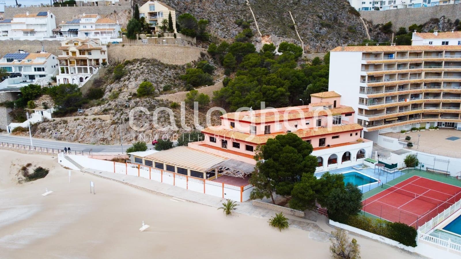 Hotel na sprzedaż w Cullera - 2 500 000 € (Ref: 9335232)