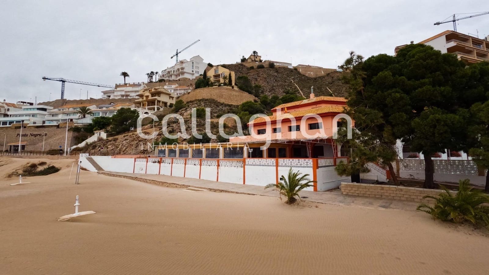 Hotel na sprzedaż w Cullera - 2 500 000 € (Ref: 9335232)