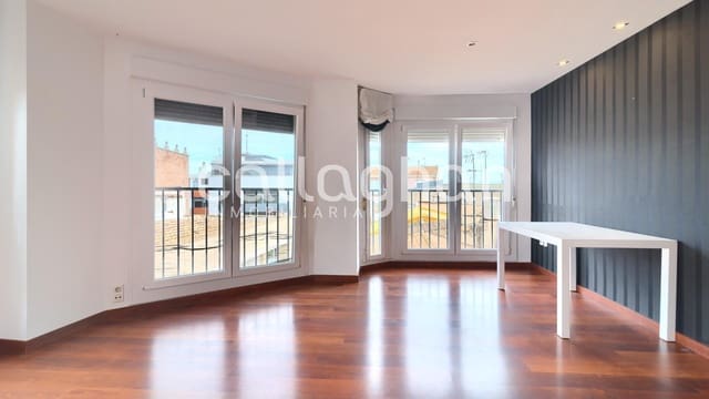 4 makuuhuone Asunto myytävänä paikassa Chilches mukana 
autotalli - 184 000 € (Ref: 9341388)