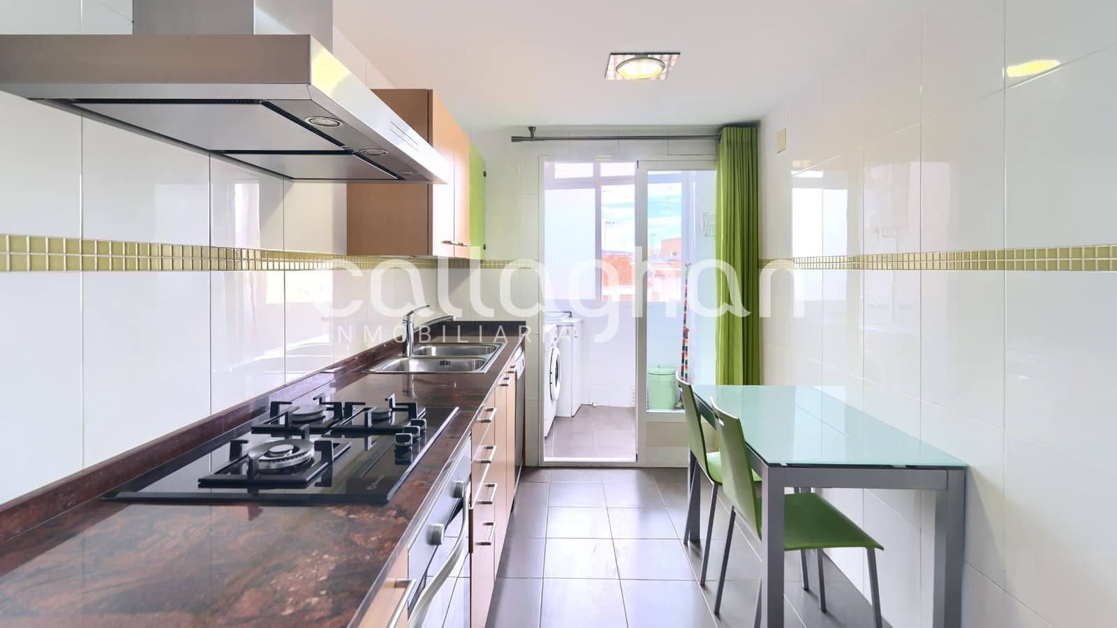 4 makuuhuone Asunto myytävänä paikassa Chilches mukana 
autotalli - 184 000 € (Ref: 9341388)