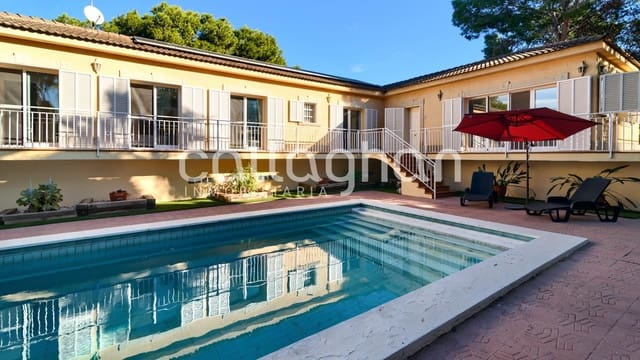 6 soveværelse Villa til salg i Picassent med swimmingpool garage - € 685.000 (Ref: 9383102)