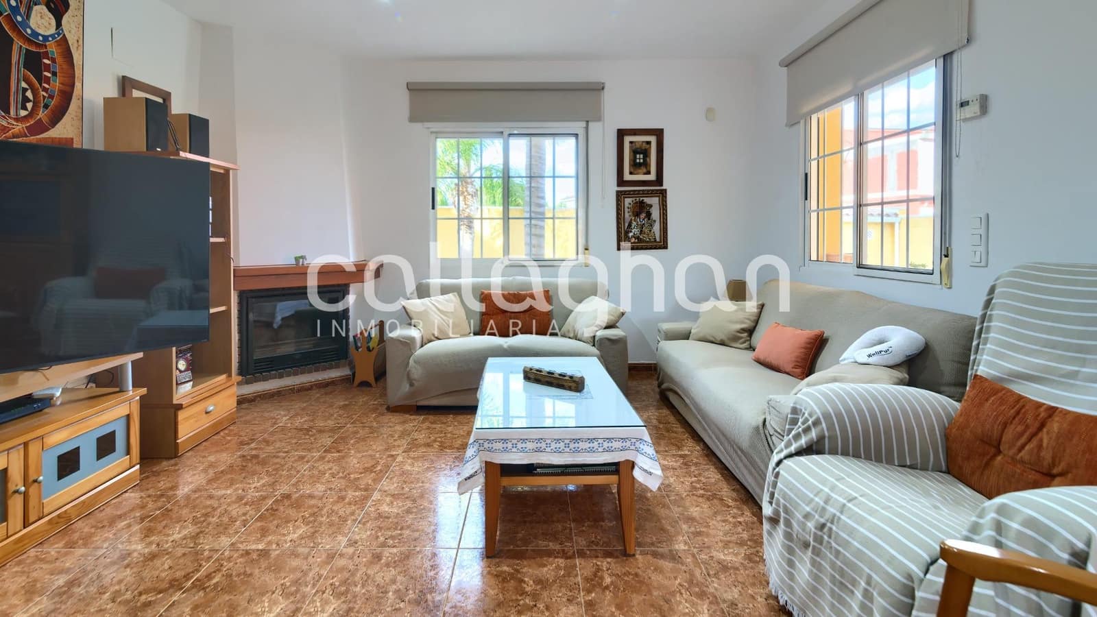 3 soverom Villa til salgs i La Pobla de Vallbona med svømmebasseng garasje - € 450 000 (Ref: 9398677)
