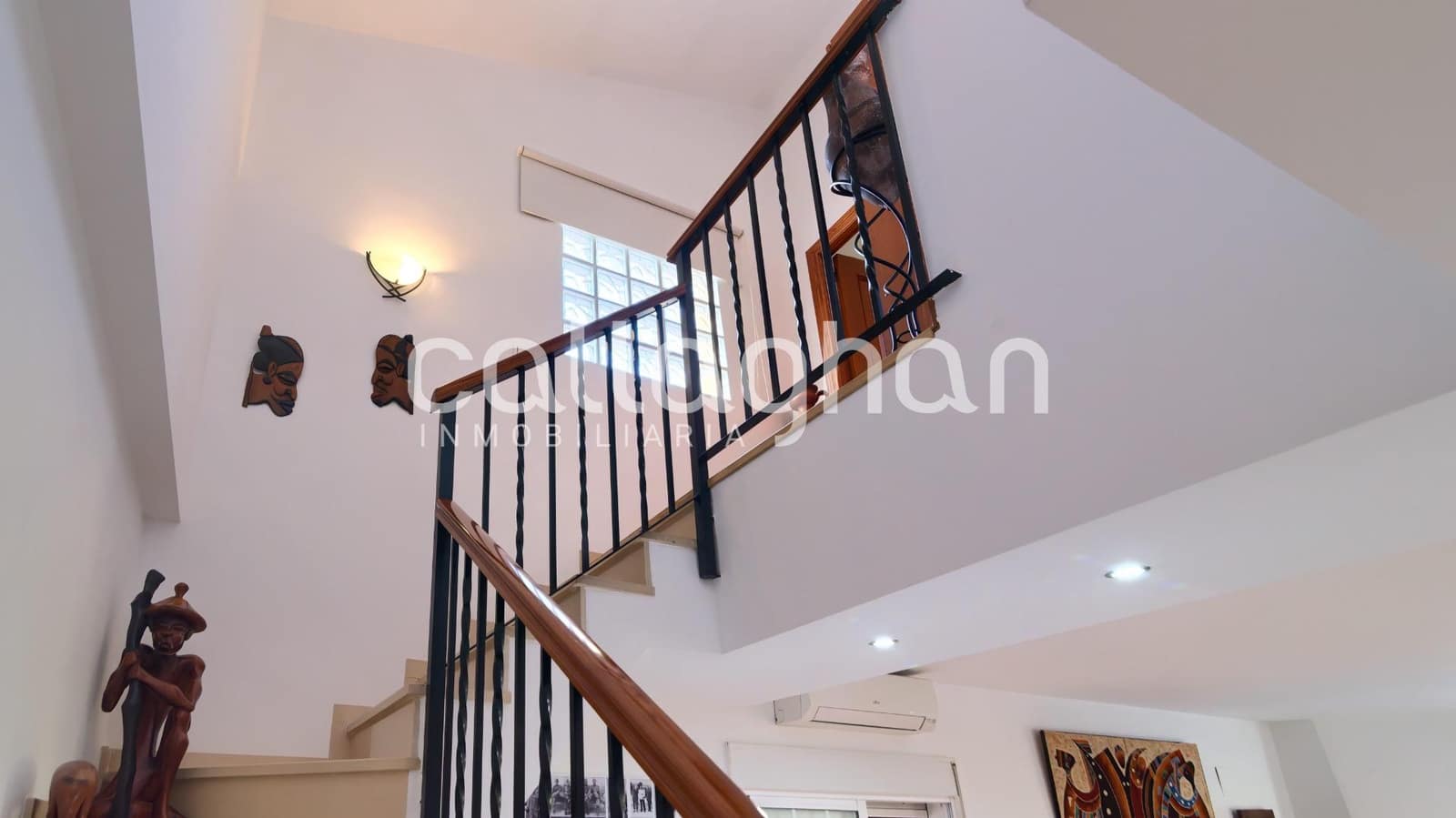 3 soverom Villa til salgs i La Pobla de Vallbona med svømmebasseng garasje - € 450 000 (Ref: 9398677)