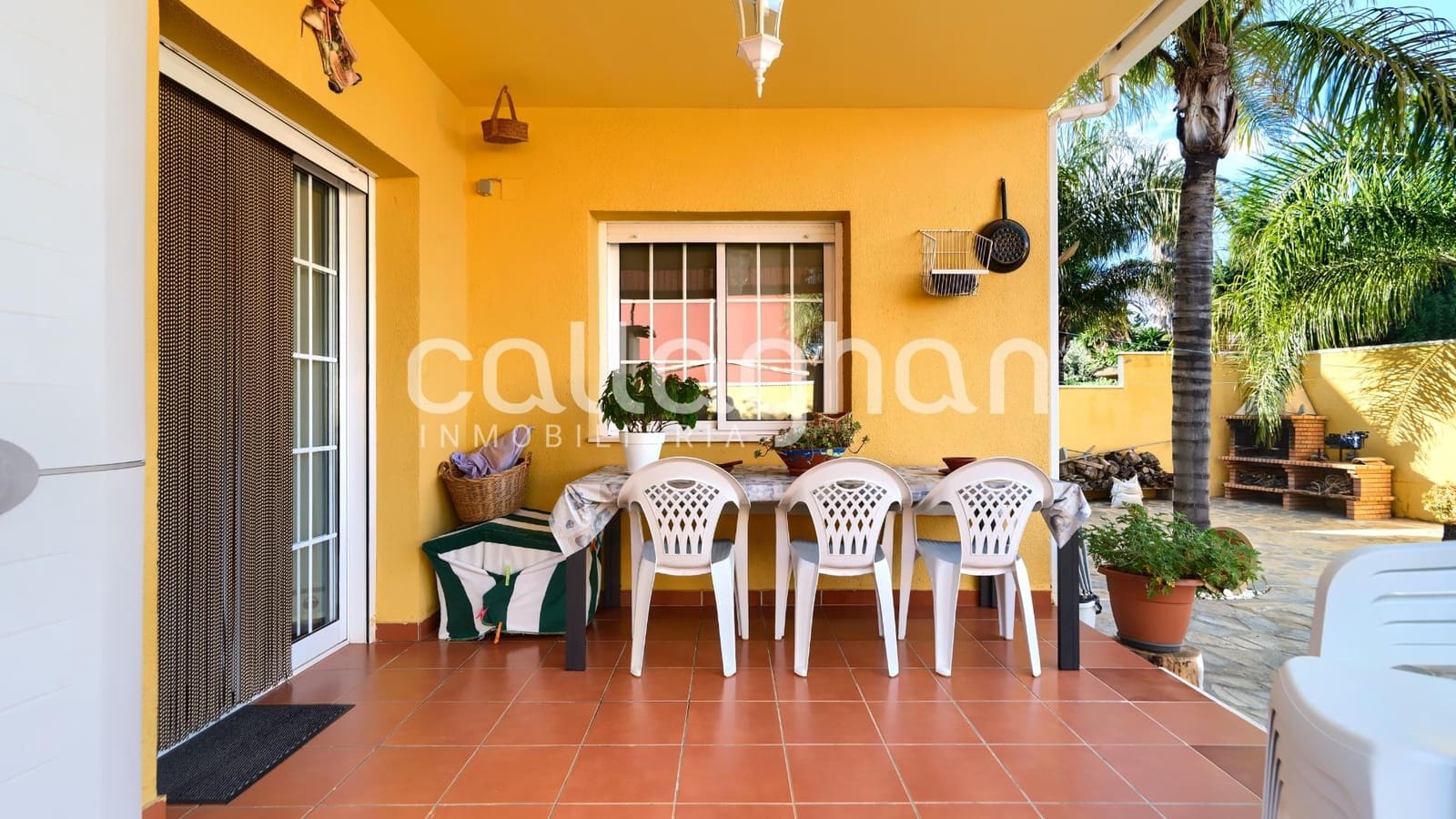 3 soverom Villa til salgs i La Pobla de Vallbona med svømmebasseng garasje - € 450 000 (Ref: 9398677)