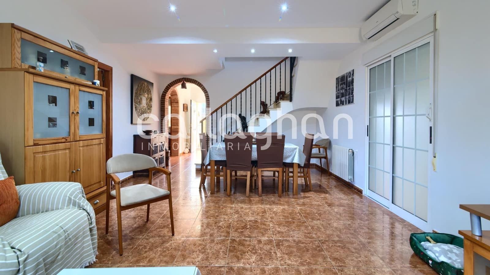 3 soverom Villa til salgs i La Pobla de Vallbona med svømmebasseng garasje - € 450 000 (Ref: 9398677)