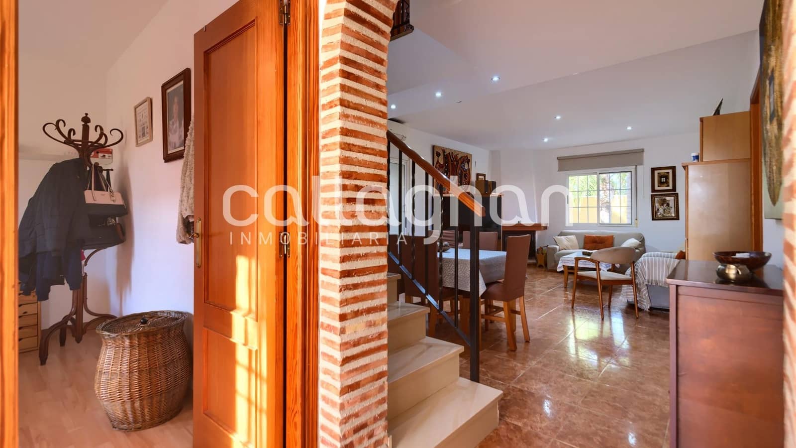 3 soverom Villa til salgs i La Pobla de Vallbona med svømmebasseng garasje - € 450 000 (Ref: 9398677)