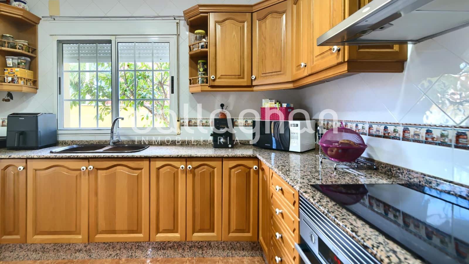 3 soverom Villa til salgs i La Pobla de Vallbona med svømmebasseng garasje - € 450 000 (Ref: 9398677)