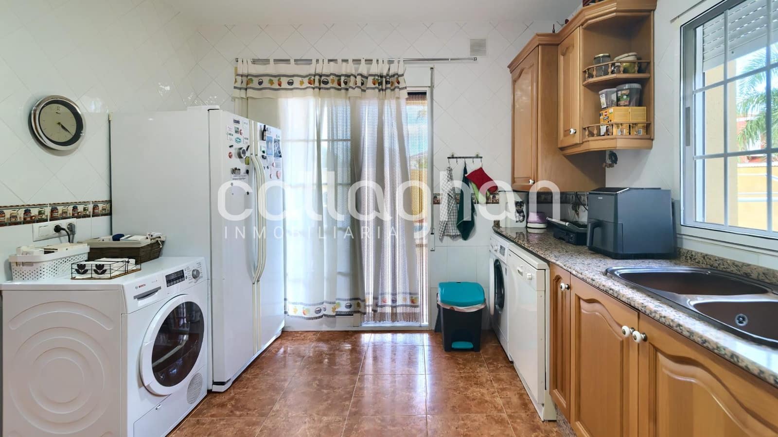 3 soverom Villa til salgs i La Pobla de Vallbona med svømmebasseng garasje - € 450 000 (Ref: 9398677)