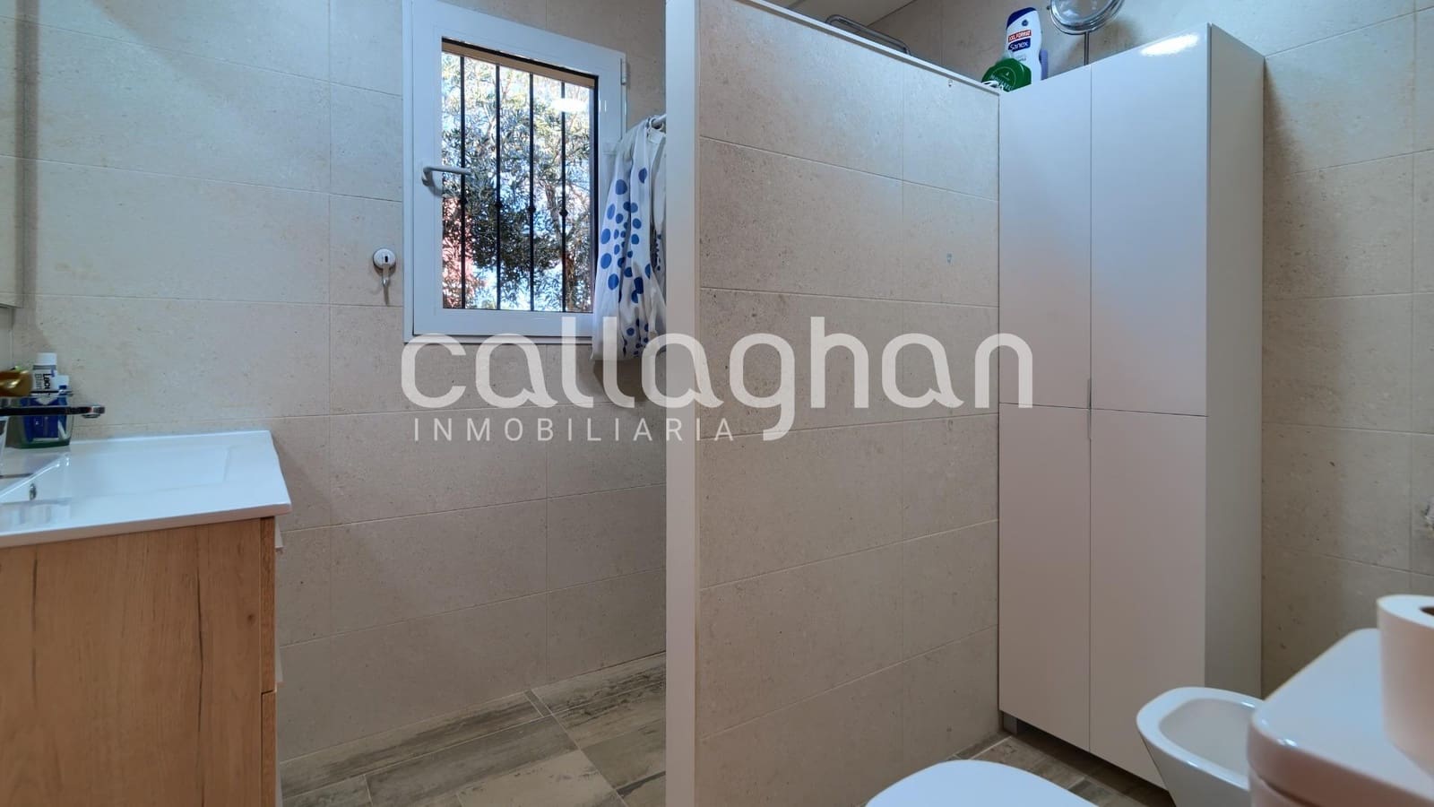 3 soverom Villa til salgs i La Pobla de Vallbona med svømmebasseng garasje - € 450 000 (Ref: 9398677)