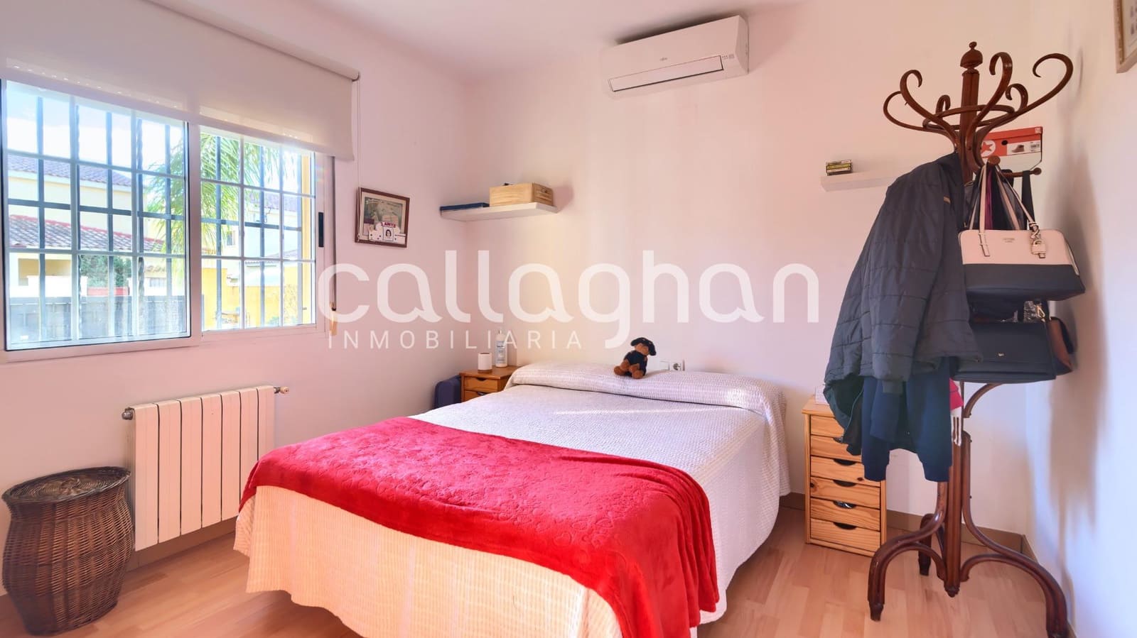 3 soverom Villa til salgs i La Pobla de Vallbona med svømmebasseng garasje - € 450 000 (Ref: 9398677)