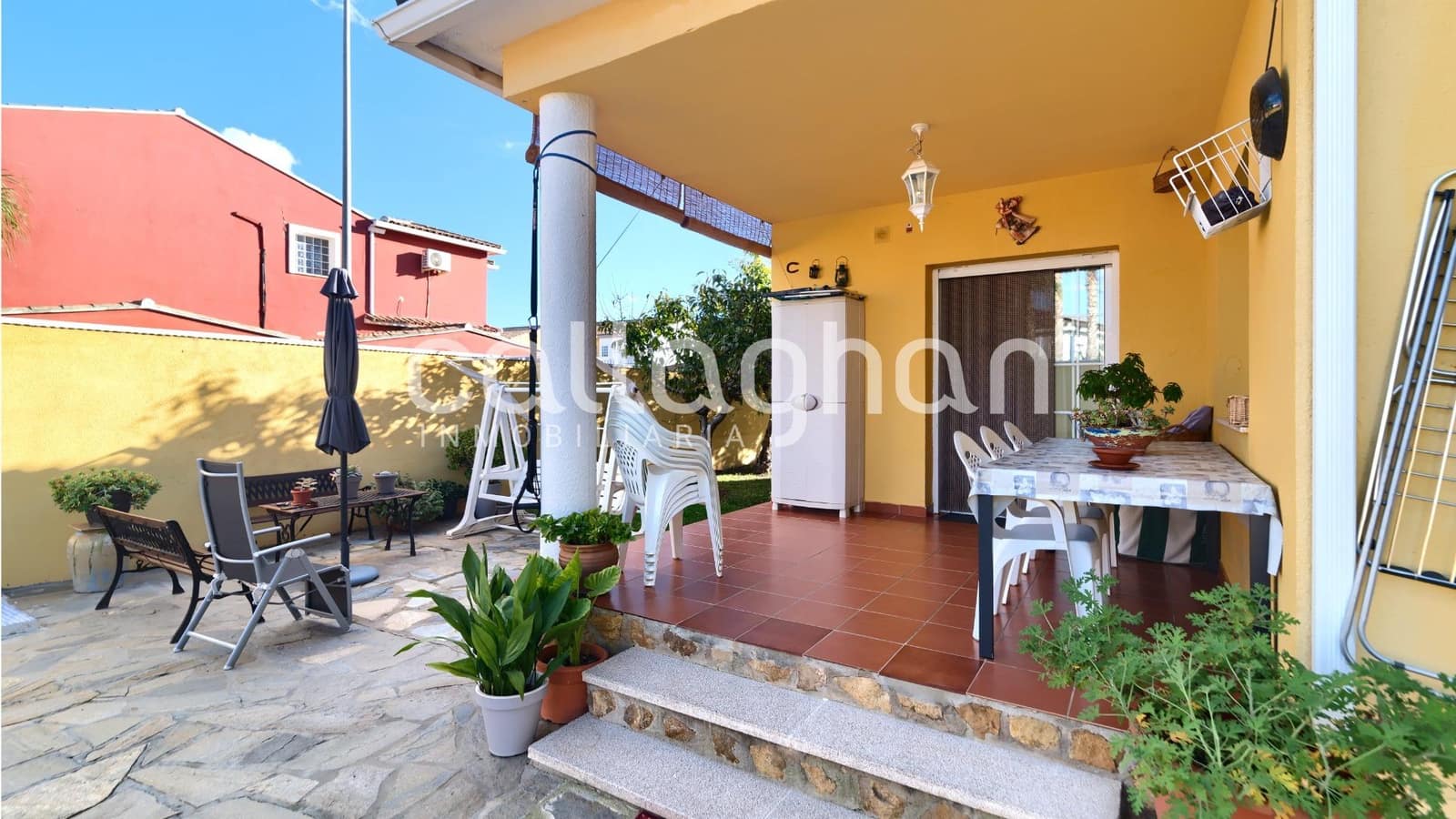 3 soverom Villa til salgs i La Pobla de Vallbona med svømmebasseng garasje - € 450 000 (Ref: 9398677)