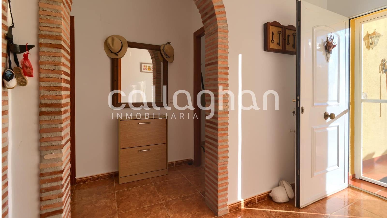 3 soverom Villa til salgs i La Pobla de Vallbona med svømmebasseng garasje - € 450 000 (Ref: 9398677)