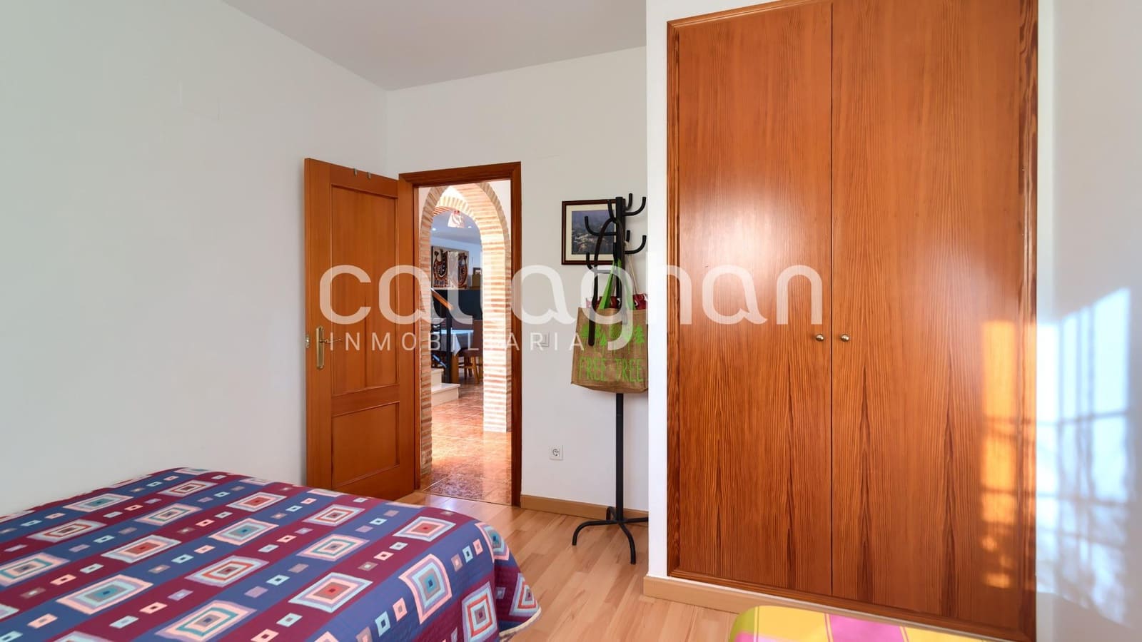 3 soverom Villa til salgs i La Pobla de Vallbona med svømmebasseng garasje - € 450 000 (Ref: 9398677)