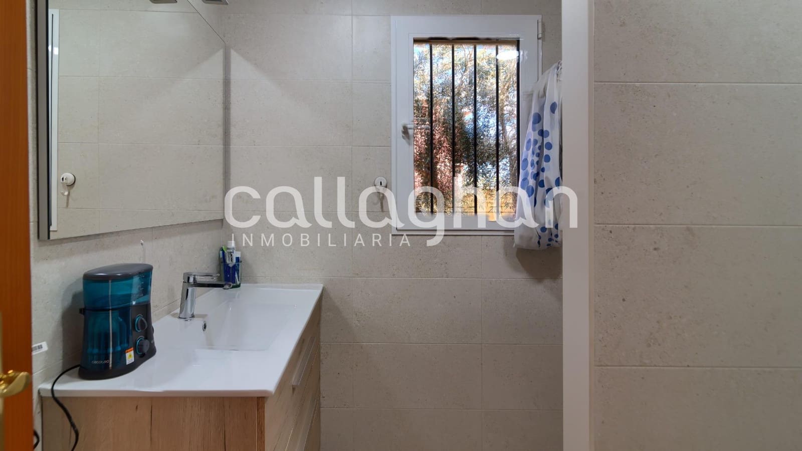 3 soverom Villa til salgs i La Pobla de Vallbona med svømmebasseng garasje - € 450 000 (Ref: 9398677)