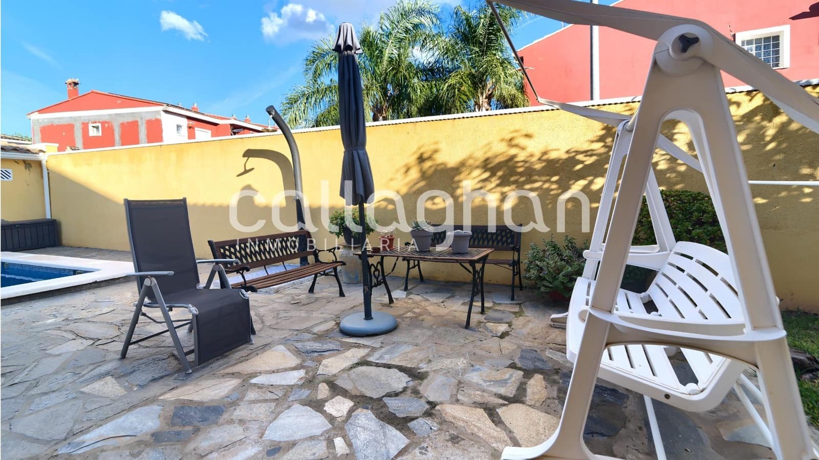 3 soverom Villa til salgs i La Pobla de Vallbona med svømmebasseng garasje - € 450 000 (Ref: 9398677)