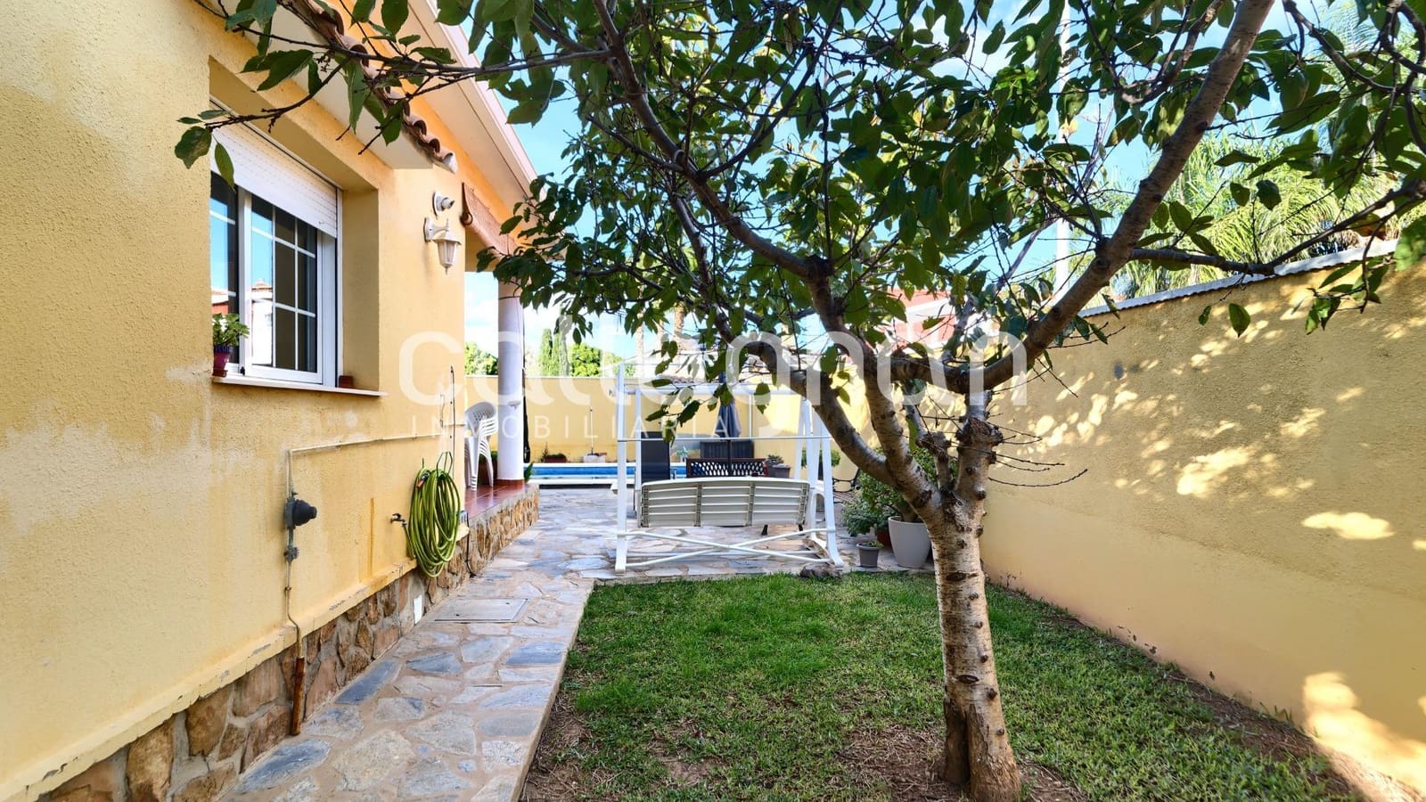3 soverom Villa til salgs i La Pobla de Vallbona med svømmebasseng garasje - € 450 000 (Ref: 9398677)