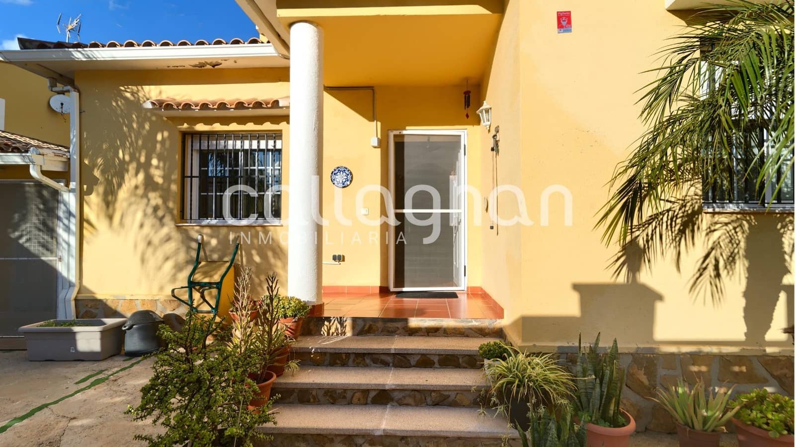3 soverom Villa til salgs i La Pobla de Vallbona med svømmebasseng garasje - € 450 000 (Ref: 9398677)