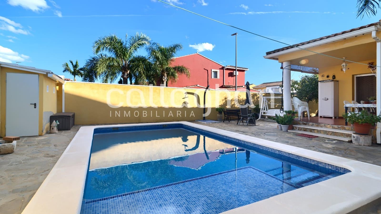 3 soverom Villa til salgs i La Pobla de Vallbona med svømmebasseng garasje - € 450 000 (Ref: 9398677)