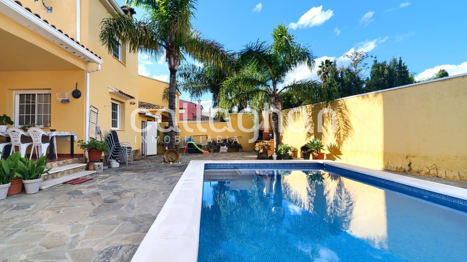 3 soverom Villa til salgs i La Pobla de Vallbona med svømmebasseng garasje - € 450 000 (Ref: 9398677)